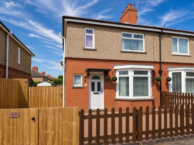 3 bedroom semi detached house for sale