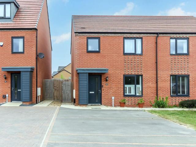3 bedroom semi detached house for sale