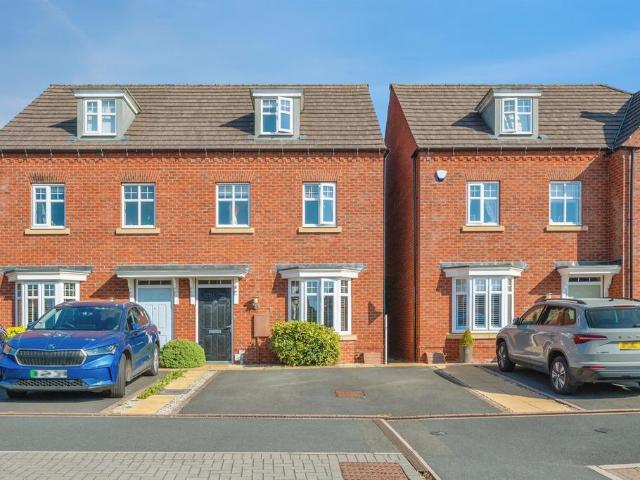 3 bedroom semi detached house for sale
