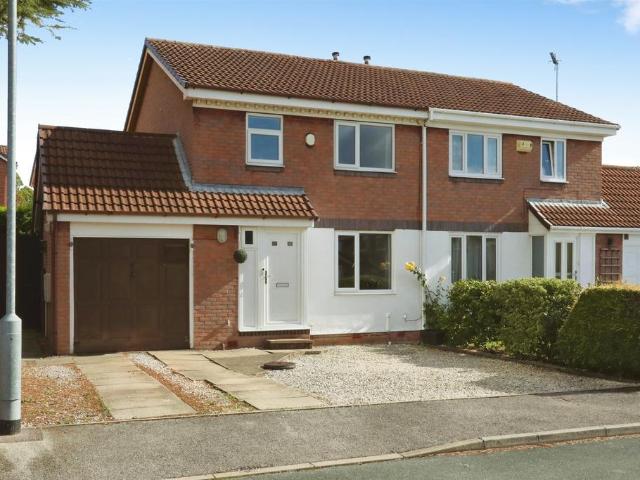 3 bedroom semi detached house for sale