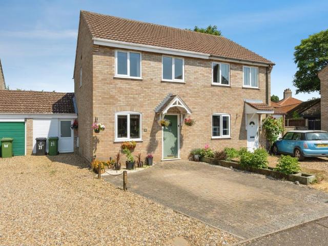 3 bedroom semi detached house for sale