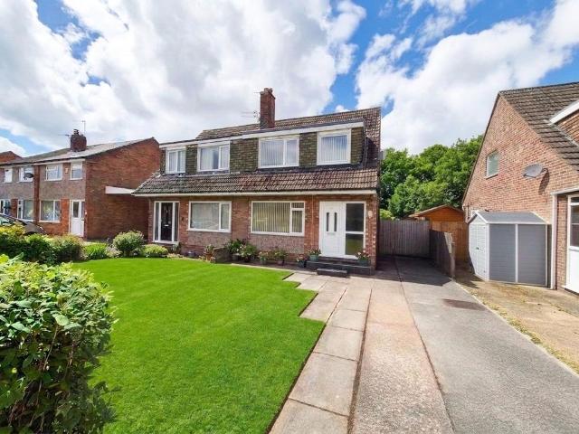 3 bedroom semi detached house for sale