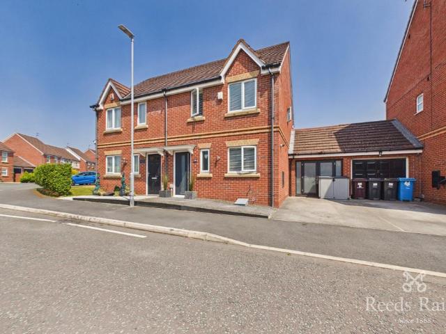 3 bedroom semi detached house for sale
