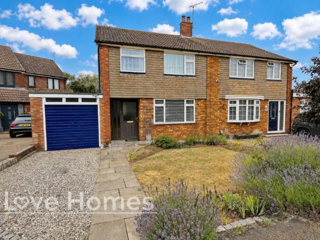 3 bedroom semi detached house for sale