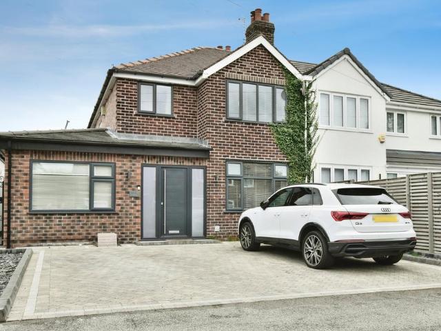 3 bedroom semi detached house for sale