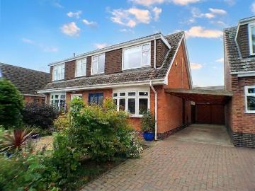 3 bedroom semi detached house for sale