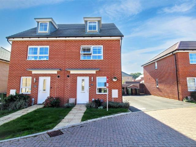 3 bedroom semi detached house for sale