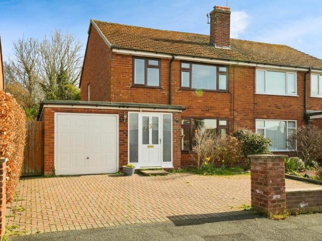3 bedroom semi detached house for sale