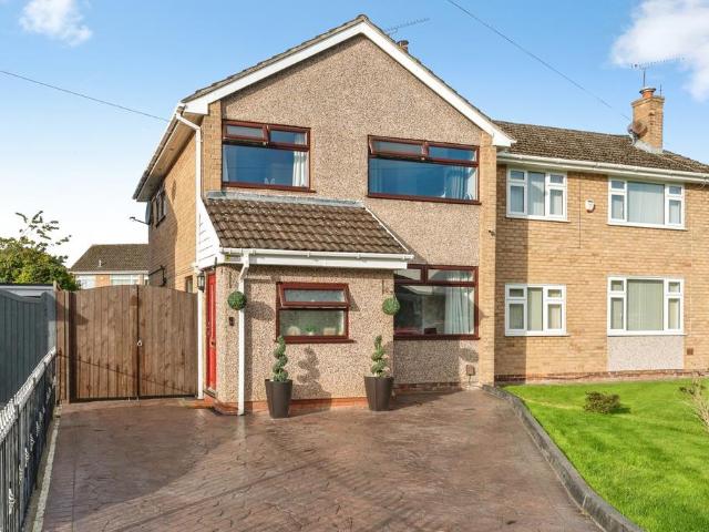 3 bedroom semi detached house for sale