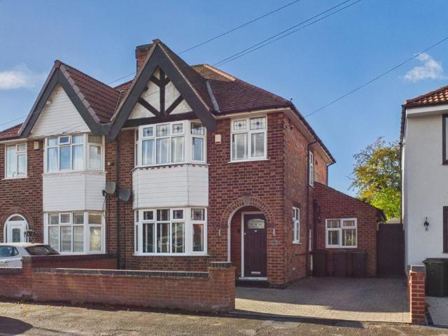 3 bedroom semi detached house for sale