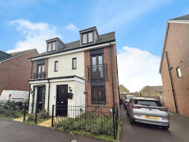 3 bedroom semi detached house for sale
