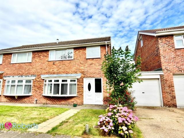 3 bedroom semi detached house for sale