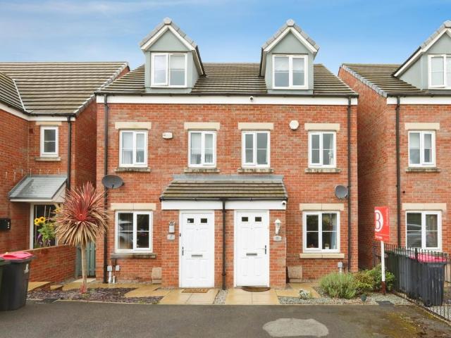 3 bedroom semi detached house for sale