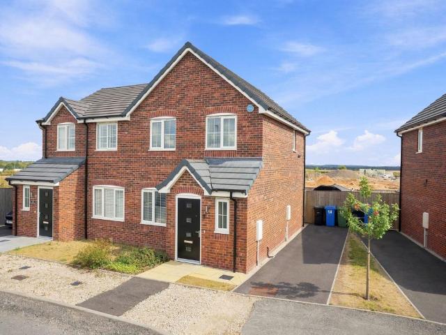 3 bedroom semi detached house for sale