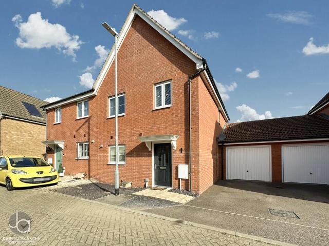 3 bedroom semi detached house for sale