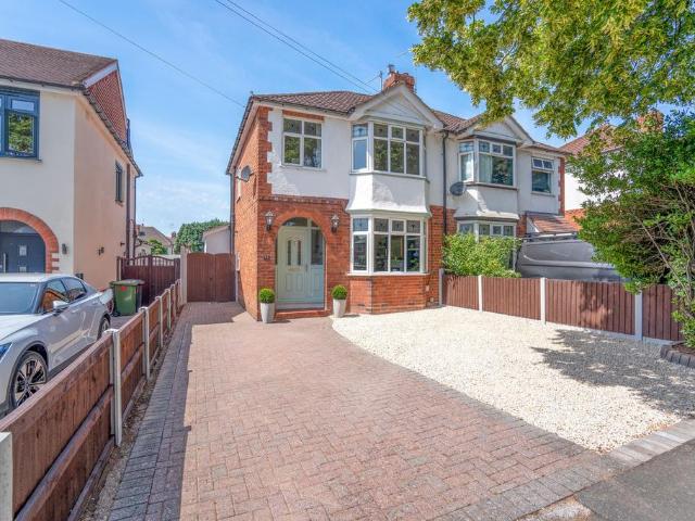 3 bedroom semi detached house for sale