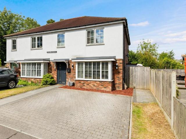 3 bedroom semi detached house for sale