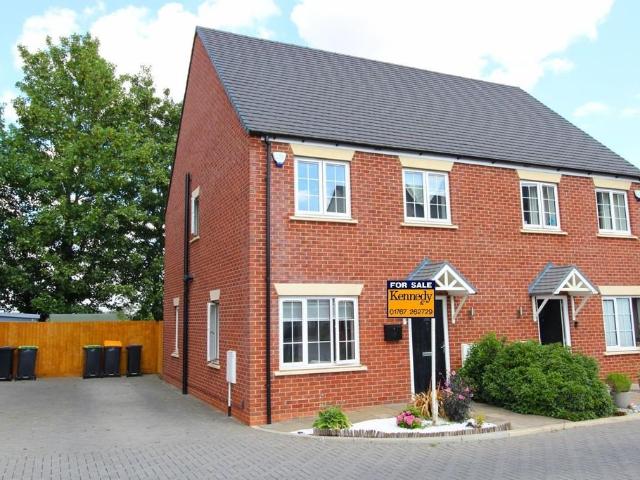 3 bedroom semi detached house for sale