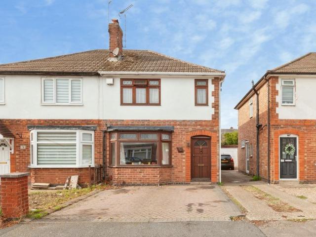 3 bedroom semi detached house for sale