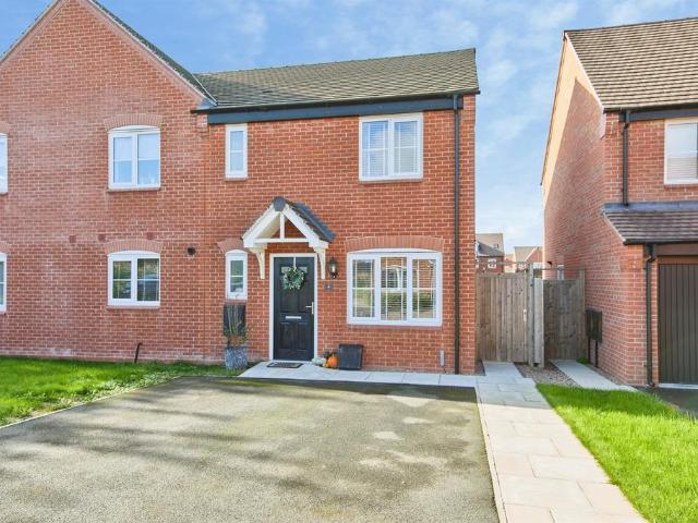 3 bedroom semi detached house for sale