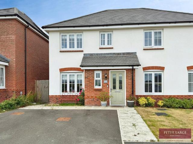 3 bedroom semi detached house for sale