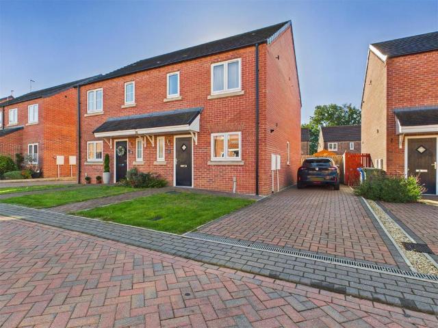 3 bedroom semi detached house for sale