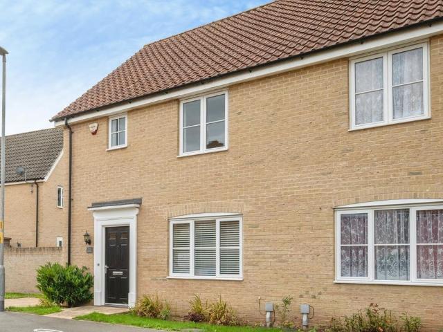 3 bedroom semi detached house for sale