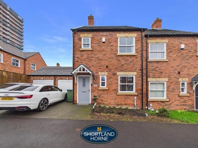 3 bedroom semi detached house for sale