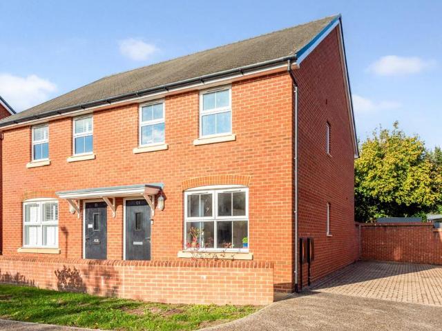 3 bedroom semi detached house for sale