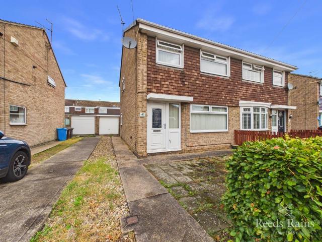 3 bedroom semi detached house for sale