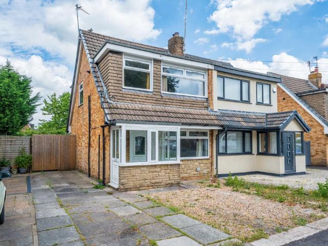 3 bedroom semi detached house for sale