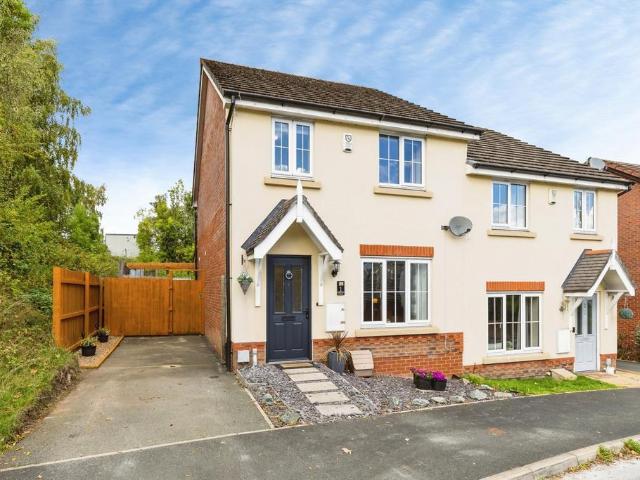 3 bedroom semi detached house for sale