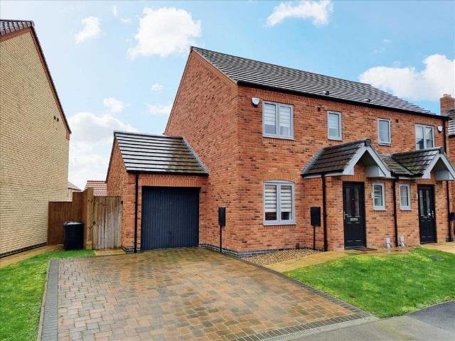 3 bedroom semi detached house for sale