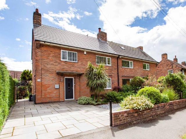 3 bedroom semi detached house for sale