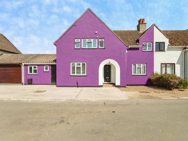 3 bedroom semi detached house for sale