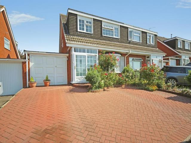 3 bedroom semi detached house for sale