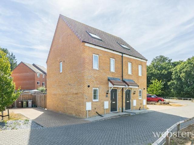 3 bedroom semi detached house for sale