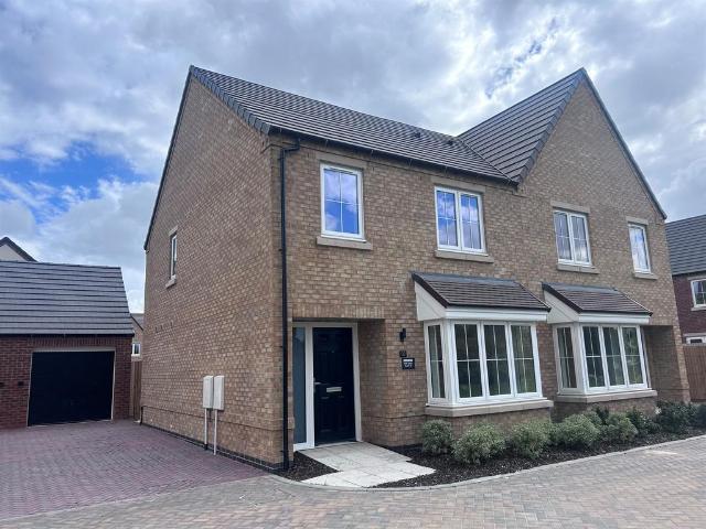 3 bedroom semi detached house for sale