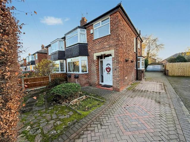 3 bedroom semi detached house for sale