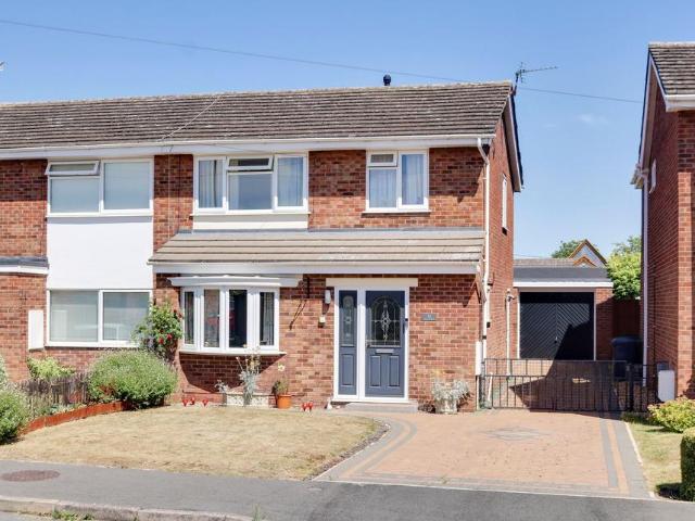 3 bedroom semi detached house for sale