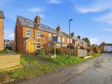 Hampton Evesham - Equipped kitchen, Parking