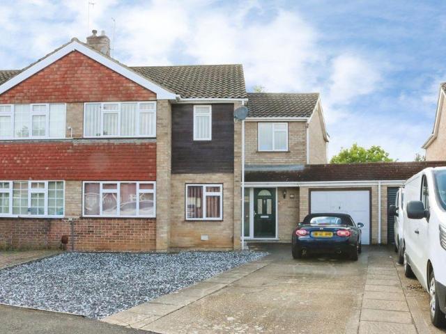 3 bedroom semi detached house for sale