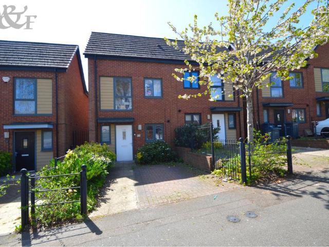 3 bedroom semi detached house for sale