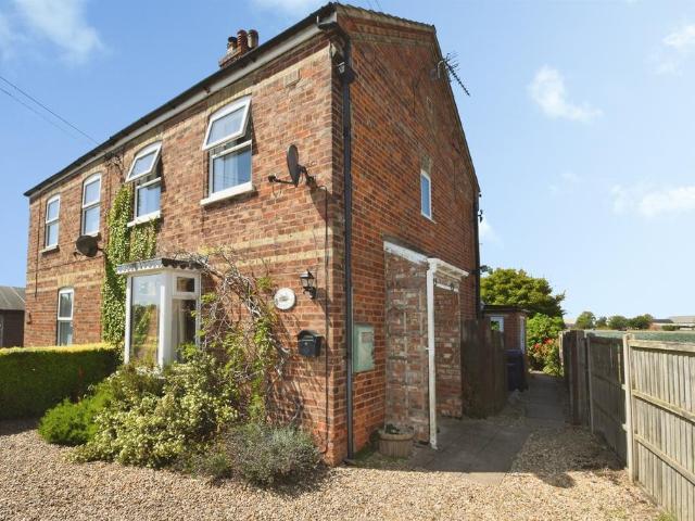 2 bedroom semi detached house for sale