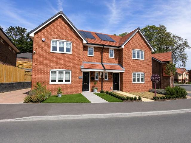 3 bedroom semi detached house for sale