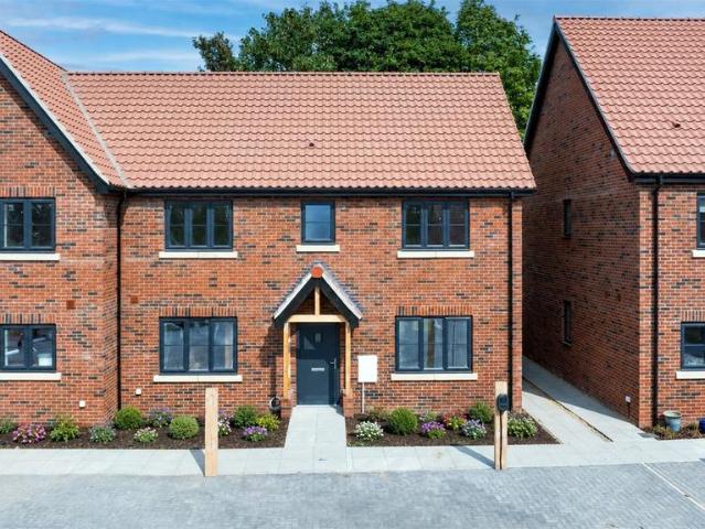 3 bedroom semi detached house for sale