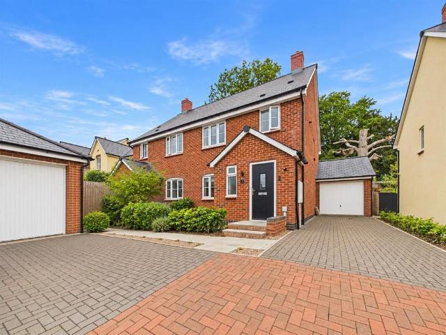 3 bedroom semi detached house for sale