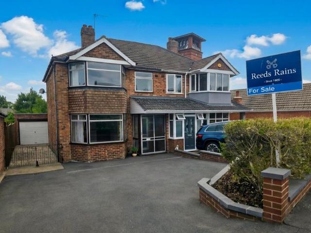3 bedroom semi detached house for sale