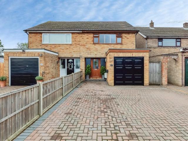 3 bedroom semi detached house for sale