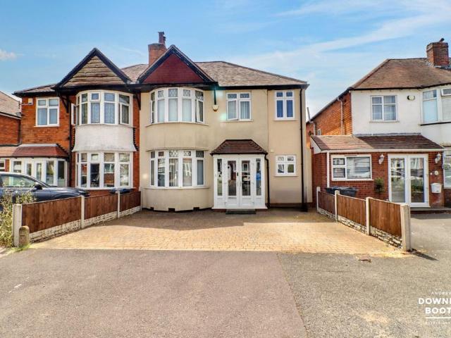 3 bedroom semi detached house for sale